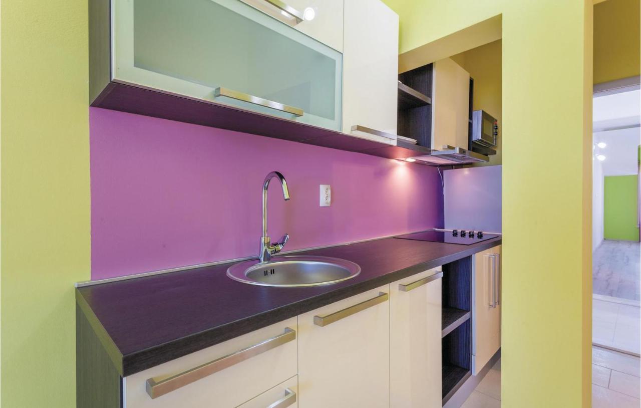 Lovely Apartment In Kastel Stafilic With Jacuzzi คาชเตลา ภายนอก รูปภาพ