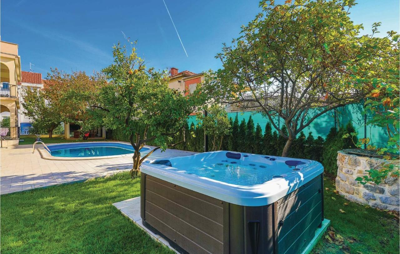 Lovely Apartment In Kastel Stafilic With Jacuzzi คาชเตลา ภายนอก รูปภาพ
