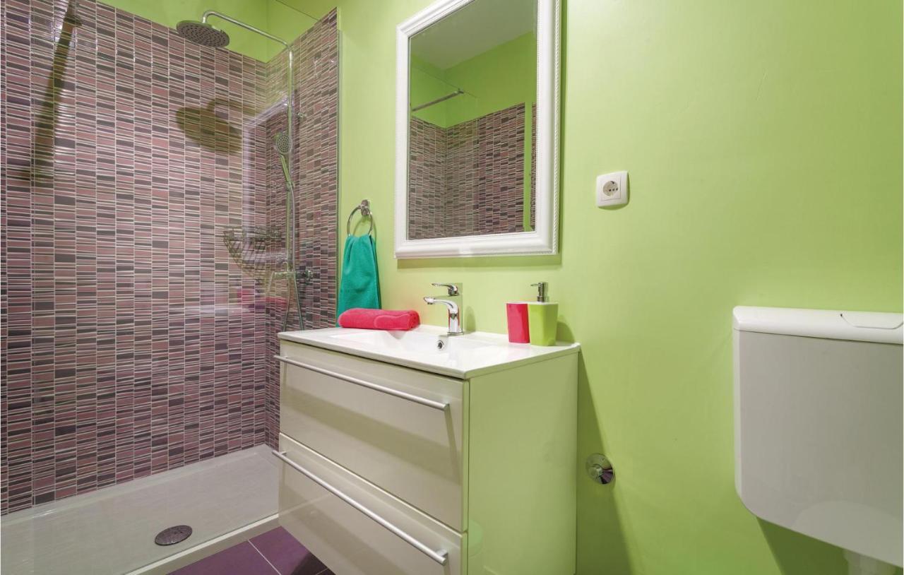 Lovely Apartment In Kastel Stafilic With Jacuzzi คาชเตลา ภายนอก รูปภาพ